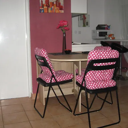 Noa Apartment *